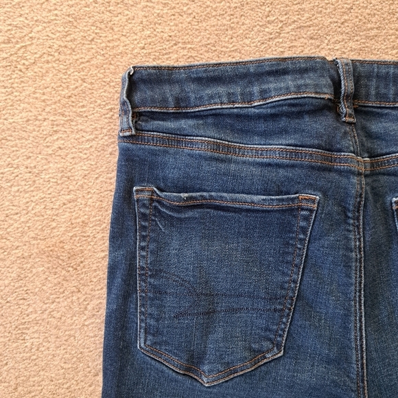 American Eagle Jeans Kick Boot Crop Women's 8 Short Blue Denim Frayed Hem - Picture 10 of 14